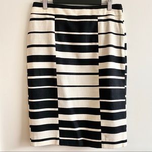 BRAND NEW Ann Taylor B&W Pencil Skirt, Size 4 NWT